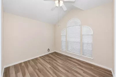 5121 Yaupon Drive, Arlington, TX 76018 - Photo 6
