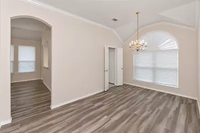 5121 Yaupon Drive, Arlington, TX 76018 - Photo 8