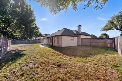 2662 Village Green Drive, Grand Prairie, TX 75052 - Photo 36