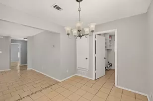 820 Ash St, Burleson, TX 76028 - Photo 10