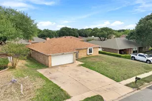 228 Meadowhill Dr, Benbrook, TX 76126 - Photo 4