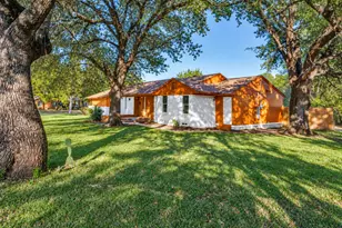 2626 Crest Ave, Dallas, TX 75216 - Photo 2
