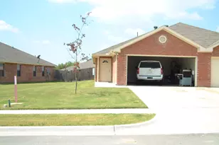 952 Sylvia St, Weatherford, TX 76086 - Photo 1