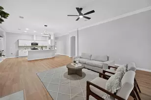 2440 Ranchview Dr, Grand Prairie, TX 75052 - Photo 4