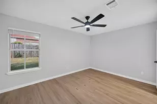 2440 Ranchview Dr, Grand Prairie, TX 75052 - Photo 18