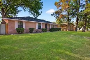 9610 Jennie Lee Ln, Dallas, TX 75227 - Photo 2