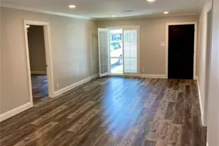 4906 W Mockingbird Ln, Dallas, TX 75209 - Photo 4