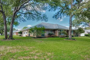 2002 Elmhurst Dr, Arlington, TX 76012 - Photo 2