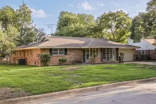2709 Larkin Ave, Fort Worth, TX 76133 - Photo 2