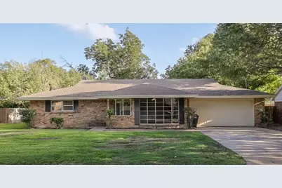 2709 Larkin Avenue, Fort Worth, TX 76133 - Photo 1