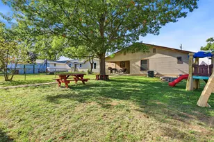 609 W Kilpatrick Ave, Cleburne, TX 76033 - Photo 18