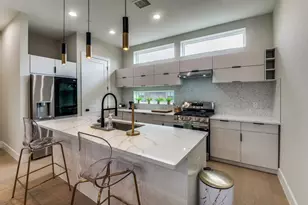 145 N Henderson Ave, Dallas, TX 75214 - Photo 4
