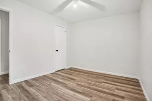 8608 Elderberry Ct, Dallas, TX 75249 - Photo 32