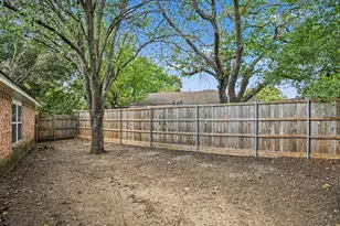8608 Elderberry Ct, Dallas, TX 75249 - Photo 38