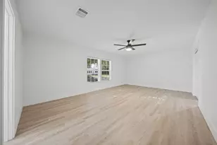 220 W Wardville St, Cleburne, TX 76033 - Photo 14