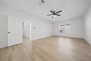 220 W Wardville St, Cleburne, TX 76033 - Photo 22