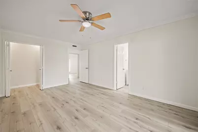 310 Glendale Drive, Grand Prairie, TX 75052 - Photo 22