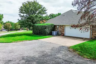 104 Lakeridge Ct, Weatherford, TX 76087 - Photo 36