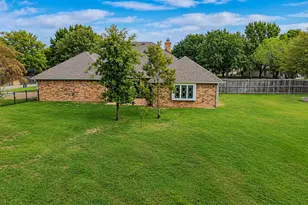 104 Lakeridge Ct, Weatherford, TX 76087 - Photo 8
