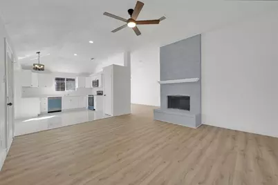 1117 Silver Spruce Drive, Arlington, TX 76001 - Photo 4