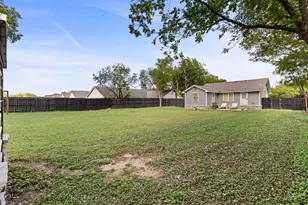 2425 S 2nd St, Waco, TX 76706 - Photo 34