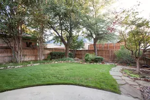 6976 Valley Brook Dr, Frisco, TX 75035 - Photo 2
