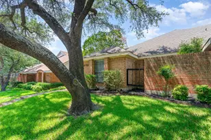 9709 Springtree Ln, Dallas, TX 75243 - Photo 2
