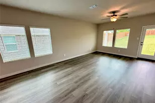 300 Winchester Ln, Sherman, TX 75092 - Photo 2