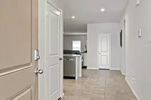 7933 Twin Frks Dr, Fort Worth, TX 76131 - Photo 4