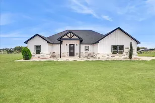 9060 Mitchell Bend Ct, Granbury, TX 76048 - Photo 1