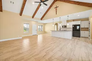 9060 Mitchell Bend Ct, Granbury, TX 76048 - Photo 18