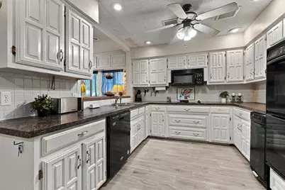 1016 Meadows Drive, Corinth, TX 76208 - Photo 10