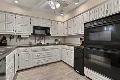 1016 Meadows Drive, Corinth, TX 76208 - Photo 12