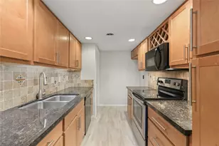 550 E Avenue J, Grand Prairie, TX 75050 - Photo 12