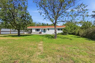 709 E Whitney St, Hamilton, TX 76531 - Photo 2