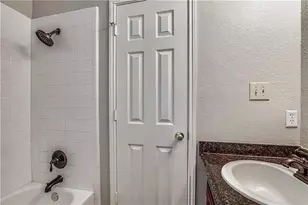 2134 Arbor Creek Dr, Carrollton, TX 75010 - Photo 14