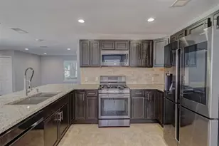 2327 Arroyo Ave, Dallas, TX 75219 - Photo 2
