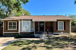 722 Circle Dr, Arlington, TX 76010 - Photo 1