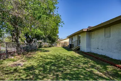 4516 Rolling Hills Drive, Fort Worth, TX 76119 - Photo 20