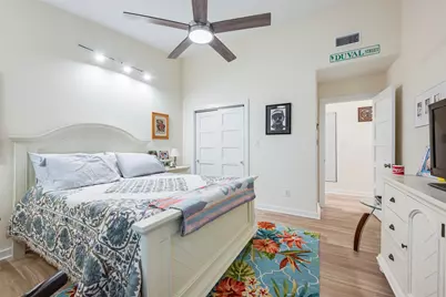 1031 Grandview Avenue, Dallas, TX 75223 - Photo 14