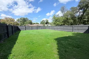 3301 Garden Ln, Dallas, TX 75215 - Photo 22