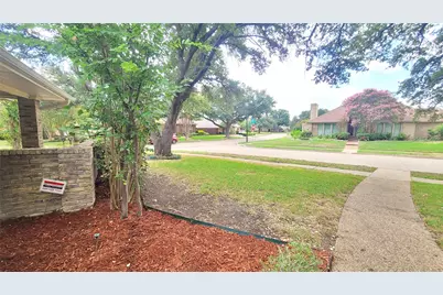 2302 Lone Oak Trail, Garland, TX 75044 - Photo 4