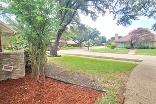 2302 Lone Oak Trail, Garland, TX 75044 - Photo 4