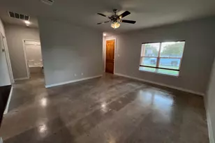 207 S Washington St, Cleburne, TX 76031 - Photo 8