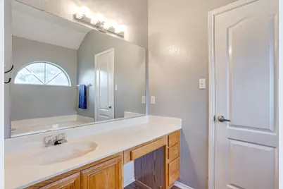 6221 St Leonard Drive, Arlington, TX 76001 - Photo 22