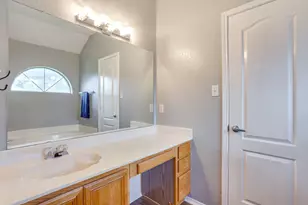 6221 St Leonard Dr, Arlington, TX 76001 - Photo 22