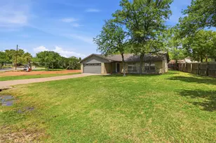 6106 Laredo Ct, Granbury, TX 76049 - Photo 8