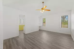 1105 Lakeview Dr, Azle, TX 76020 - Photo 10