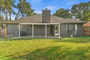 1105 Lakeview Dr, Azle, TX 76020 - Photo 16