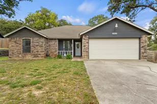 1105 Lakeview Dr, Azle, TX 76020 - Photo 2